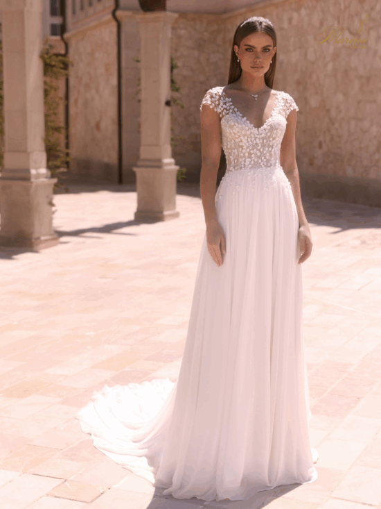ROBE DENTELLE AVEC BAS FLUIDE