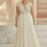 ROBE AVEC HAUT EN DENTELLE ET BAS FLUIDE