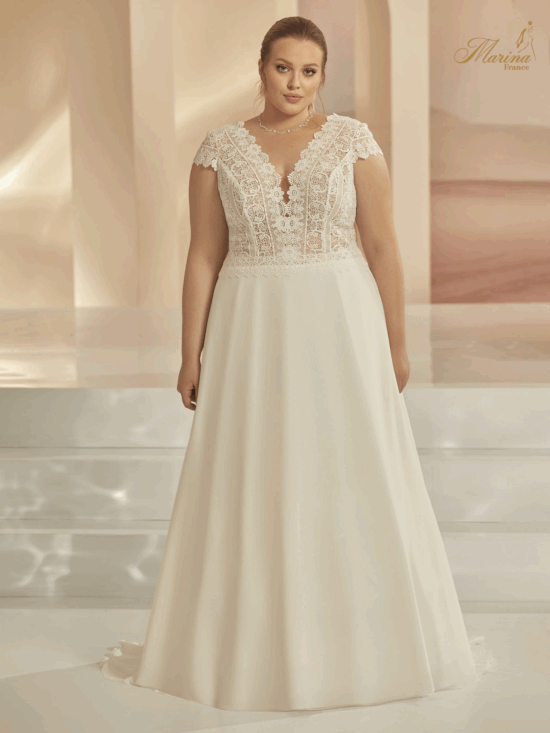 ROBE AVEC HAUT EN DENTELLE ET BAS FLUIDE