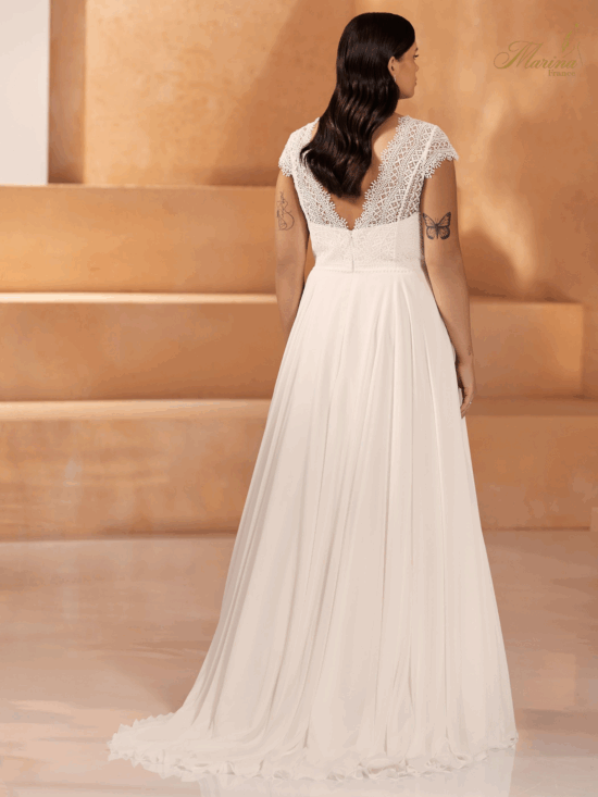 ROBE AVEC HAUT EN DENTELLE ET BAS FLUIDE