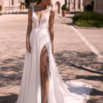 ROBE PRINCESSE AVEC COL BATEAU ET TULLE