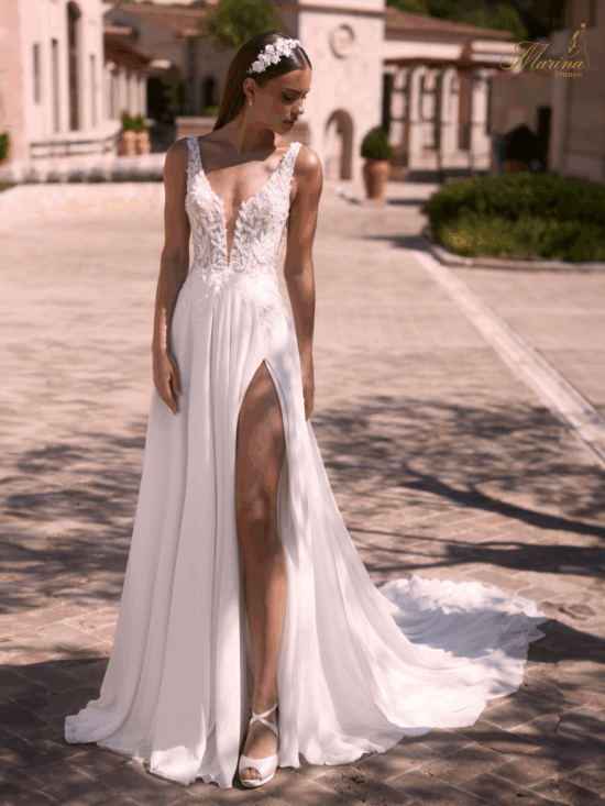 ROBE PRINCESSE AVEC COL BATEAU ET TULLE