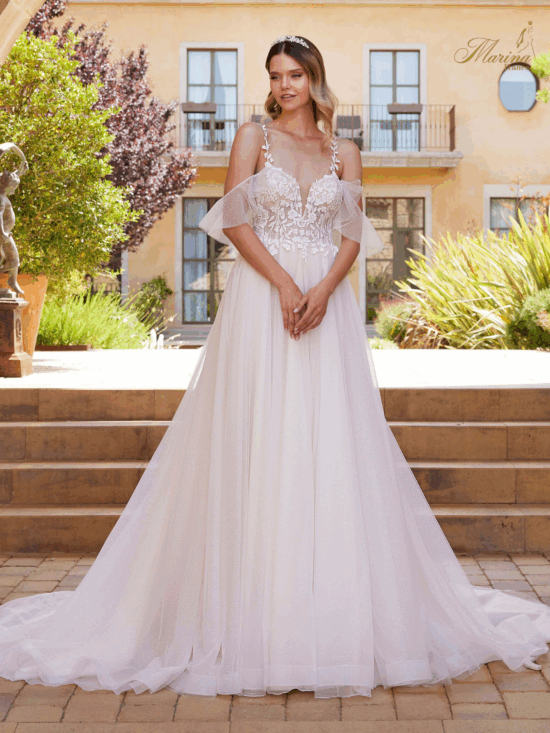 ROBE PRINCESSE AVEC COL BATEAU ET TULLE