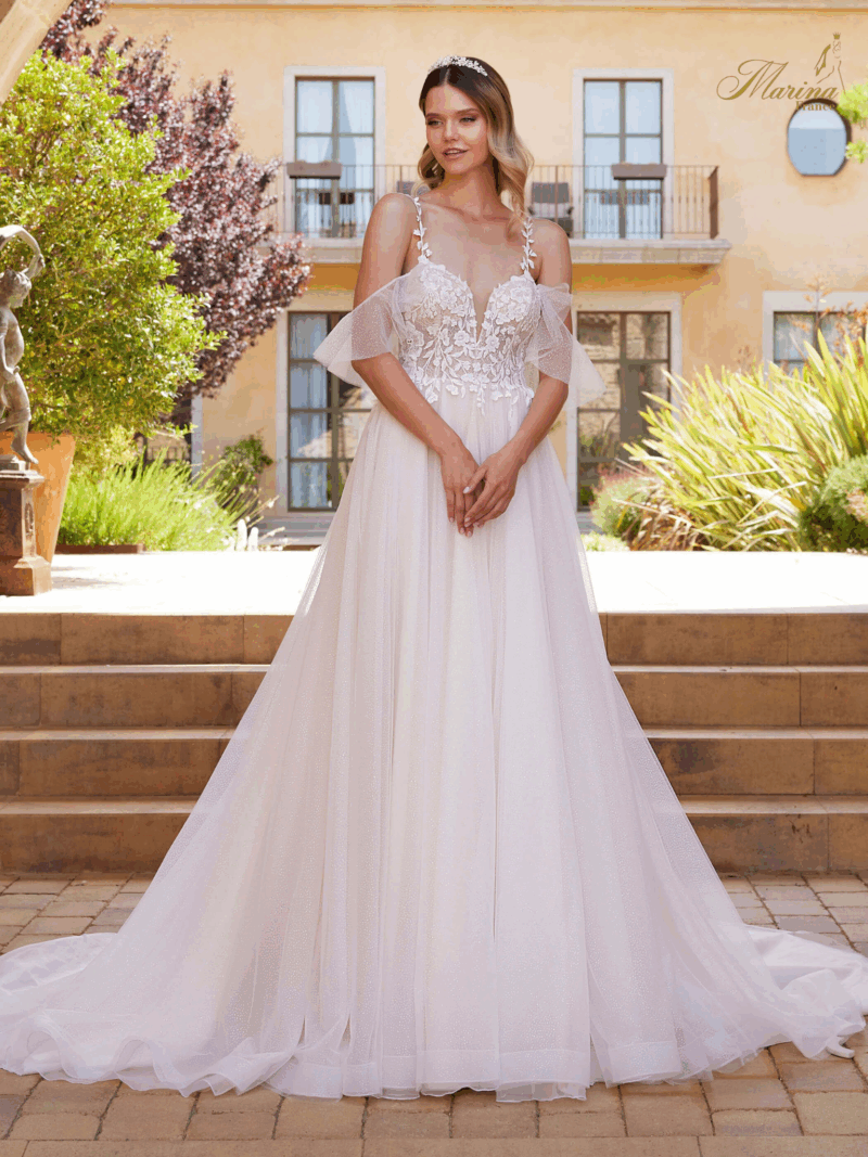 ROBE PRINCESSE AVEC COL BATEAU ET TULLE