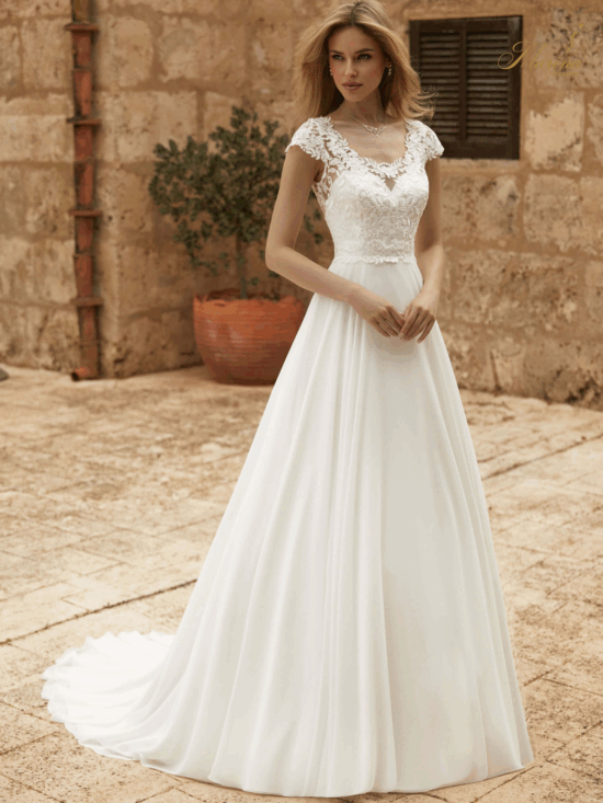 ROBE DENTELLE AVEC DOS EN DENTELLE ET BAS FLUIDE