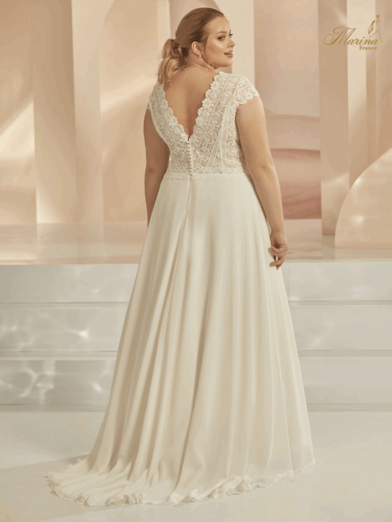 ROBE AVEC HAUT EN DENTELLE ET BAS FLUIDE
