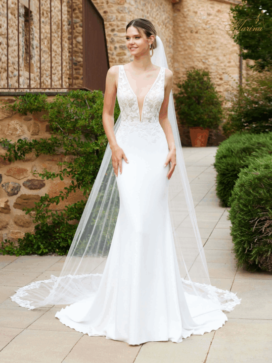 ROBE SIRÈNE EN DENTELLE ET DOS NU