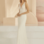 Robe sirène avec dentelle en haut et tissus crêpe en bas