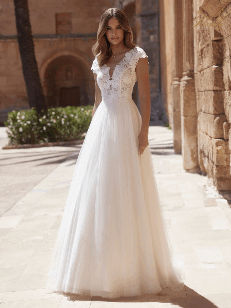 Robe dentelle a fleurs et bas en tulle