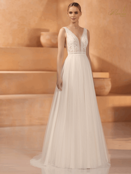 Robe bohème avec dentelle et bas en tulle