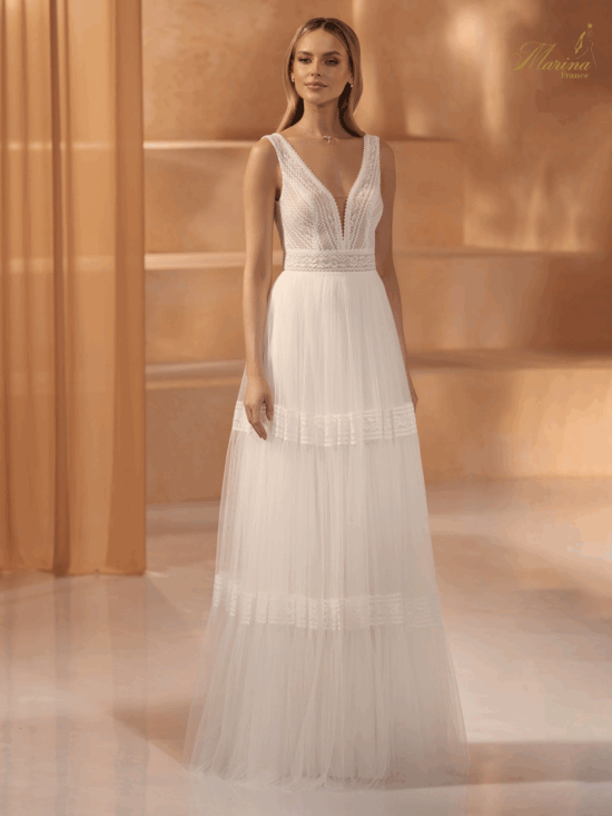 Robe dentelle et bas tulle dos en v