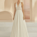 Robe dentelle et bas en crêpe et dos croisé avec dentelle
