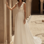 Robe dentelle a fleurs et Strasses et bas fluide