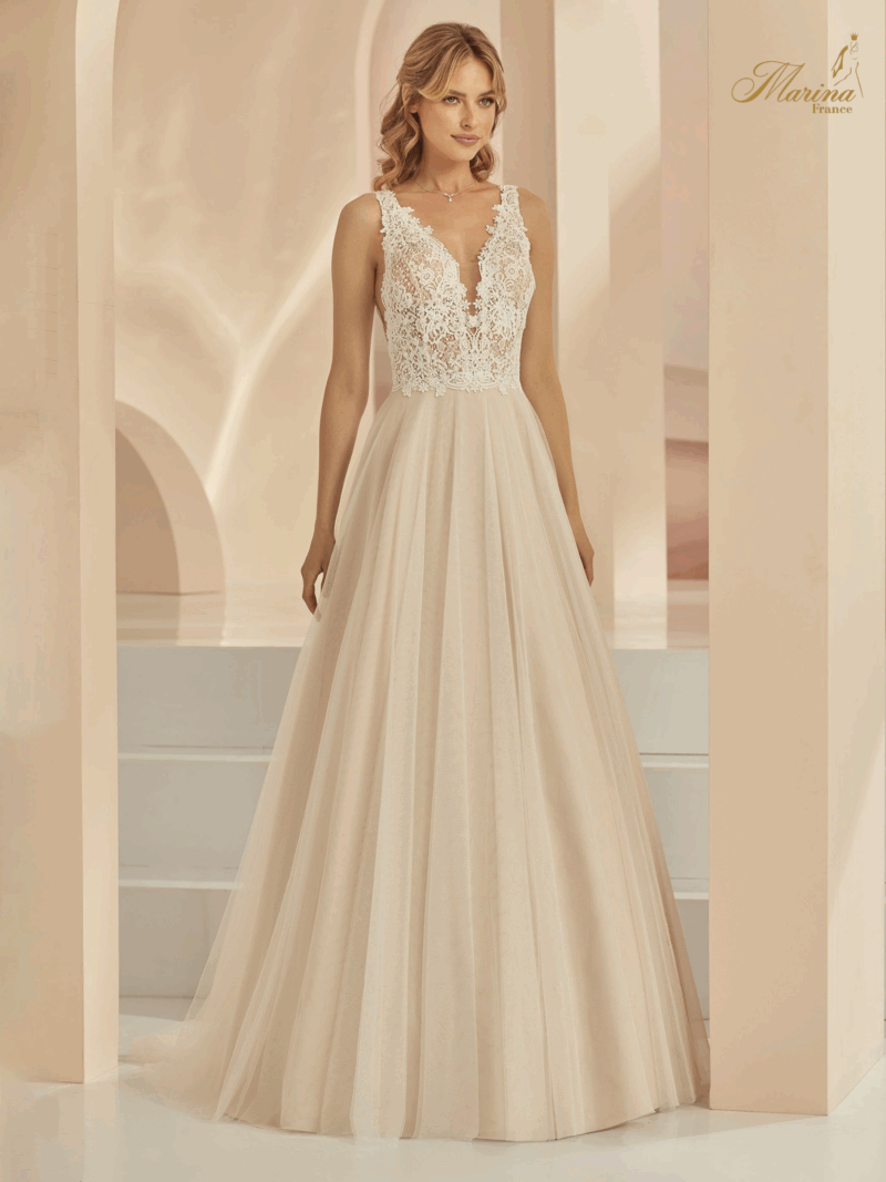 Robe dentelle, couleur nude