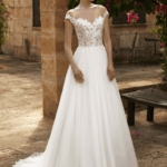 ROBE DENTELLE A FLERUS ET TULLE