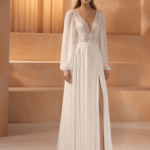 ROBE AVEC MANCHES FLUIDES ET BAS FLUIDE AVEC FENTE