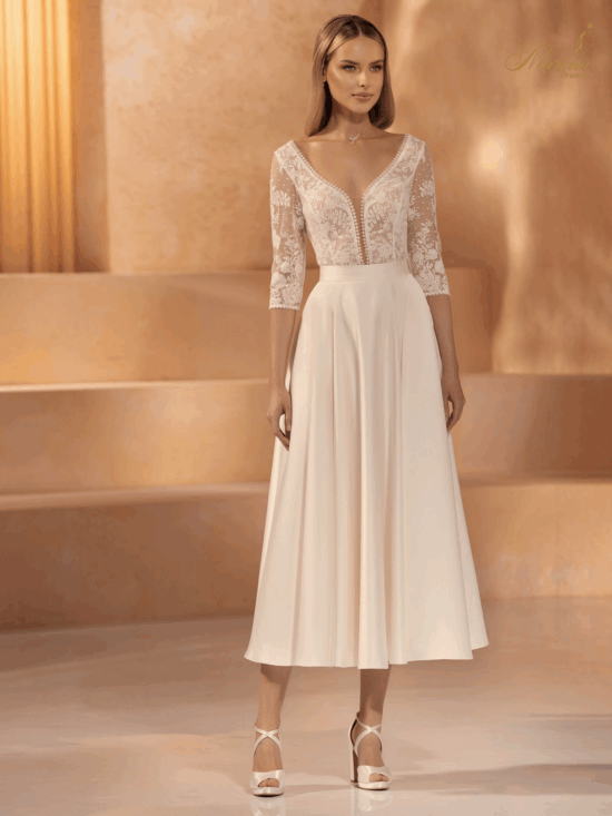 ROBE COURTE MANCHES AVEC DENTELLE