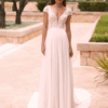 ROBE EN DENTELLE ET BAS FLUIDE