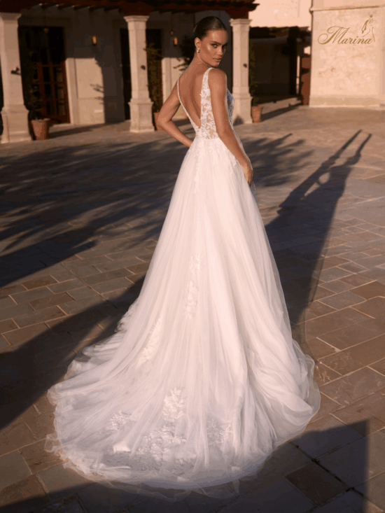 Robe princesse en dentelle et tulle Et dos nu