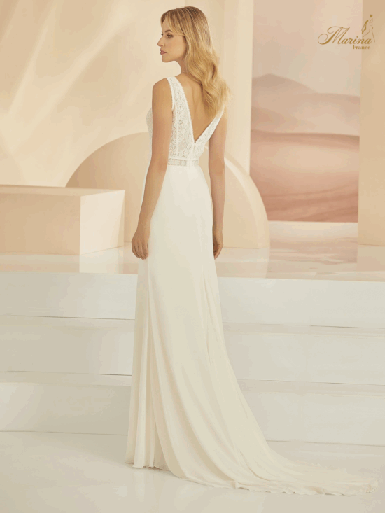 Robe sirène avec dentelle en haut et tissus crêpe en bas