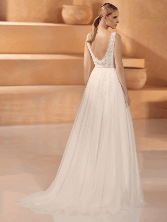 Robe bohème avec dentelle et bas en tulle