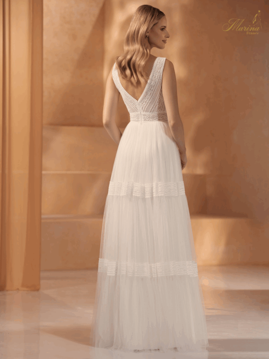 Robe dentelle et bas tulle dos en v