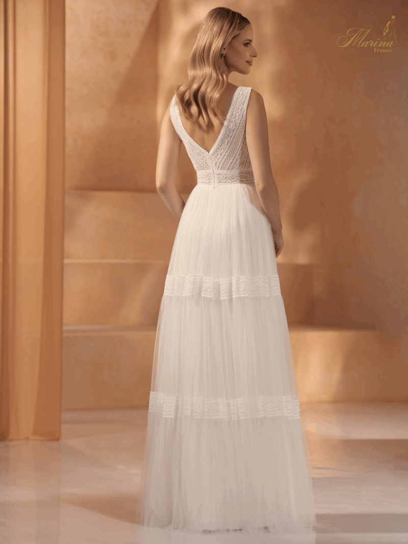 Robe dentelle et bas tulle dos en v