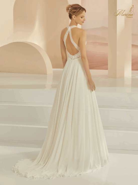 Robe dentelle et bas en crêpe et dos croisé avec dentelle