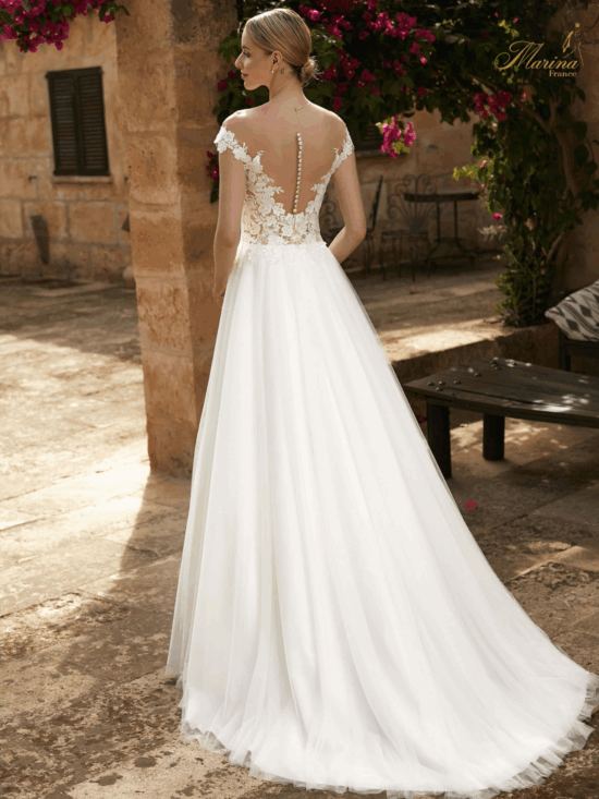 ROBE DENTELLE A FLERUS ET TULLE