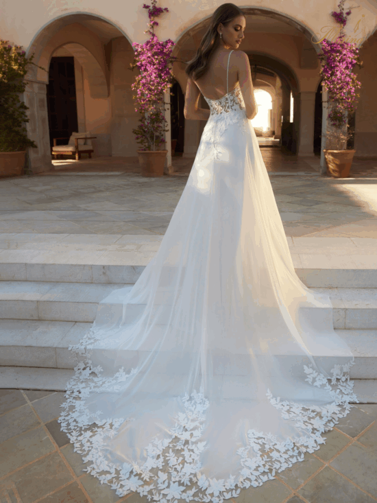 ROBE DENTELLE ET STRASSES ET BAS FLUIDE