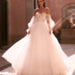 Robe bustier en tulle bec dentelle et manches