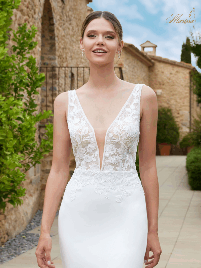 ROBE SIRÈNE EN DENTELLE ET DOS NU