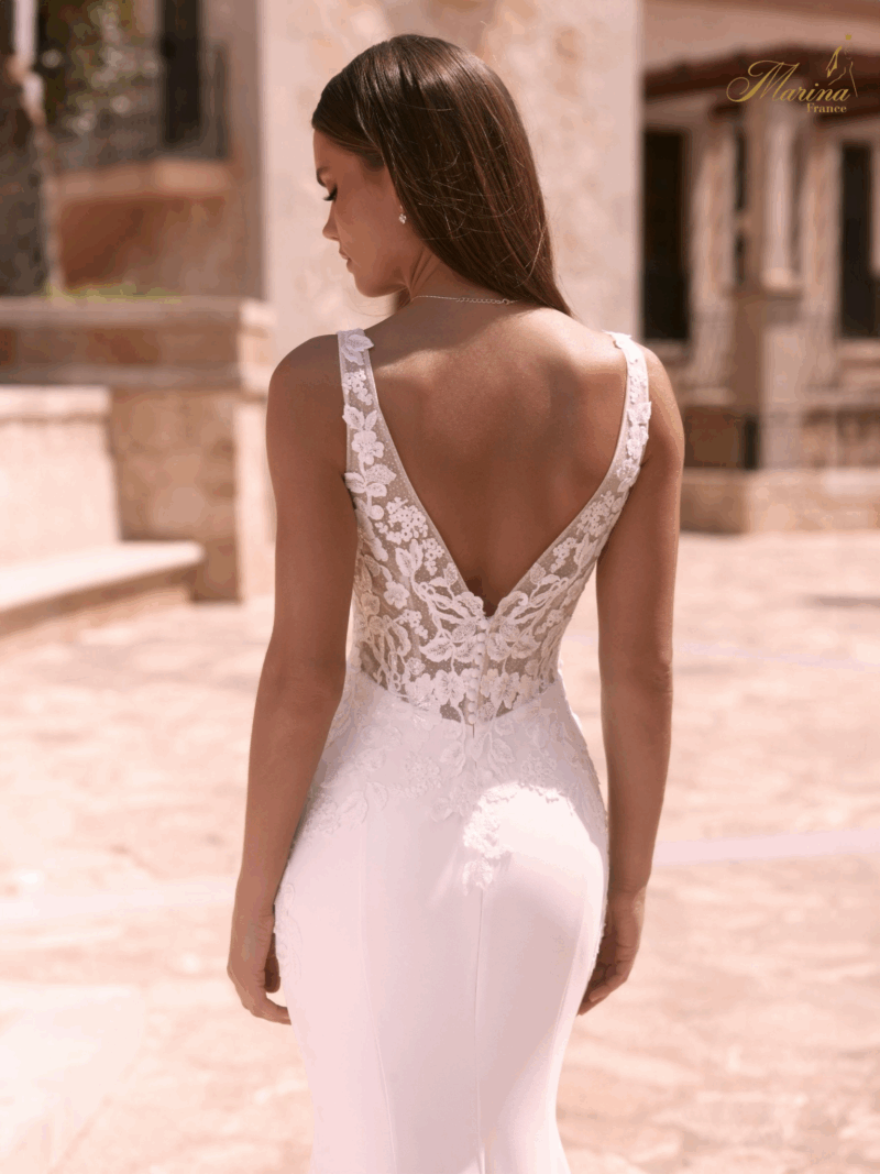 Robe sirène avec dentelle et traine en dentelle