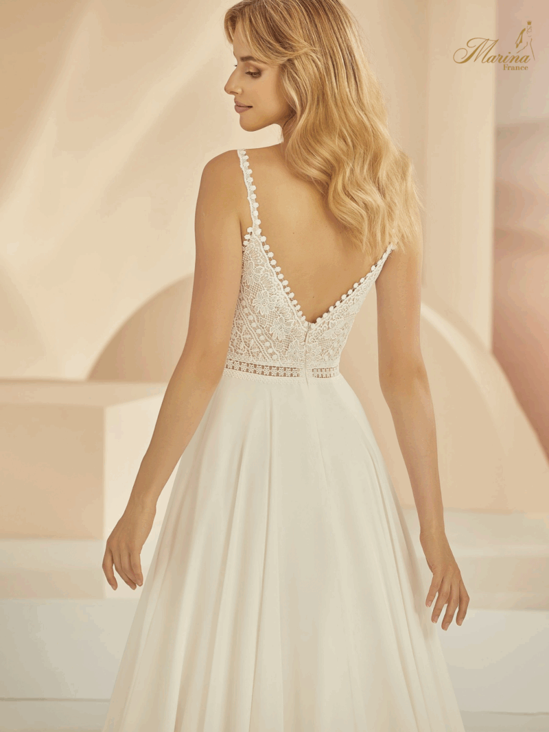 Robe bohème a bretelles et dentelle bas fluide