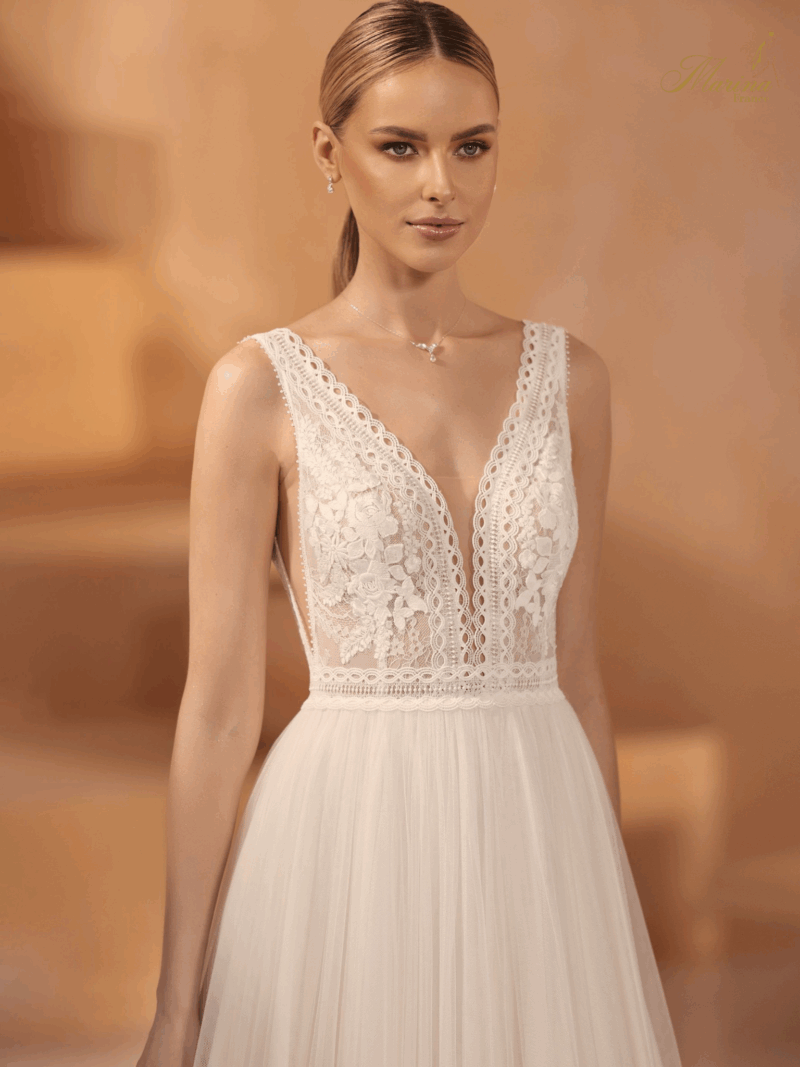 Robe bohème avec dentelle et bas en tulle
