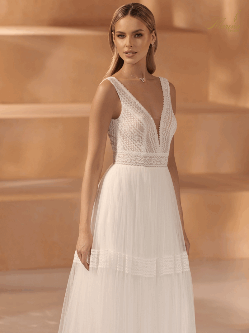 Robe dentelle et bas tulle dos en v