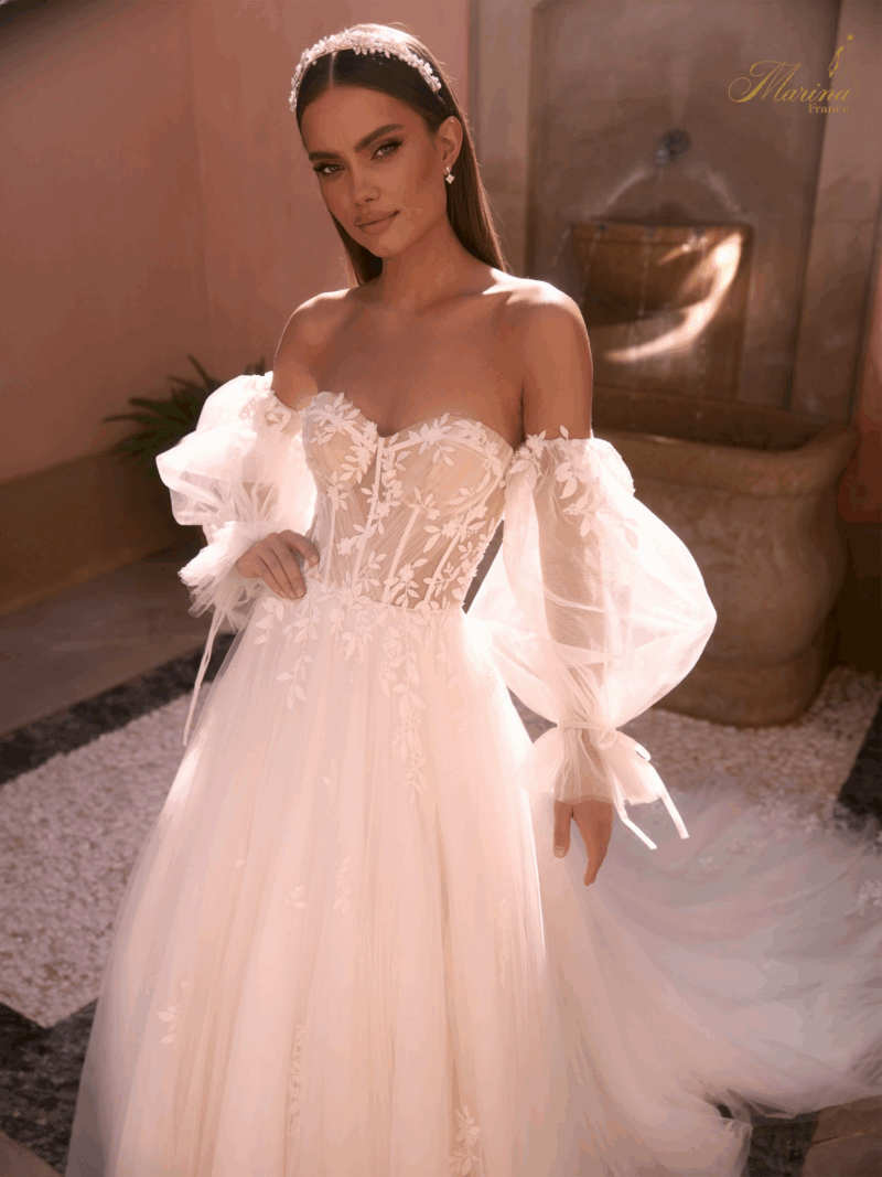 Robe bustier en tulle bec dentelle et manches