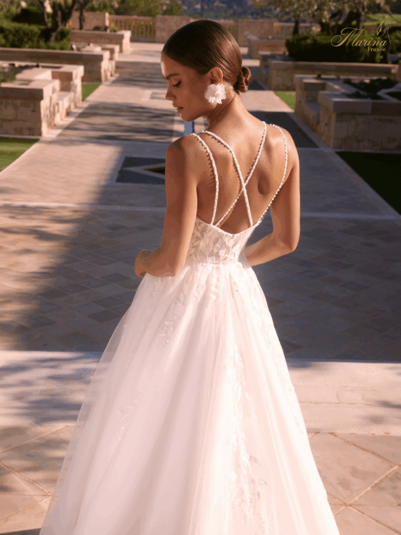 Robe princesse avec tulle et bretelles fines
