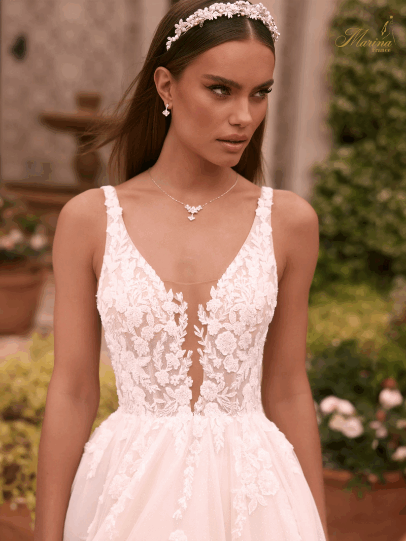 ROBE PRINCESSE AVEC DENTELLE ET PAILLETÉS