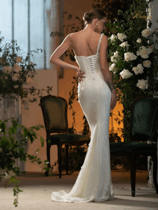 Robe sirène avec dentelle et dos en laçage