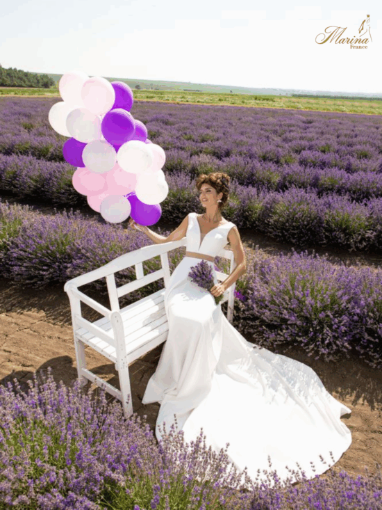 Robe satin avec ceinture transparente