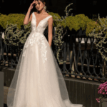 Robe dentelle avec bas en tulle