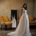 ROBE DENTELLE AVEC TULLE