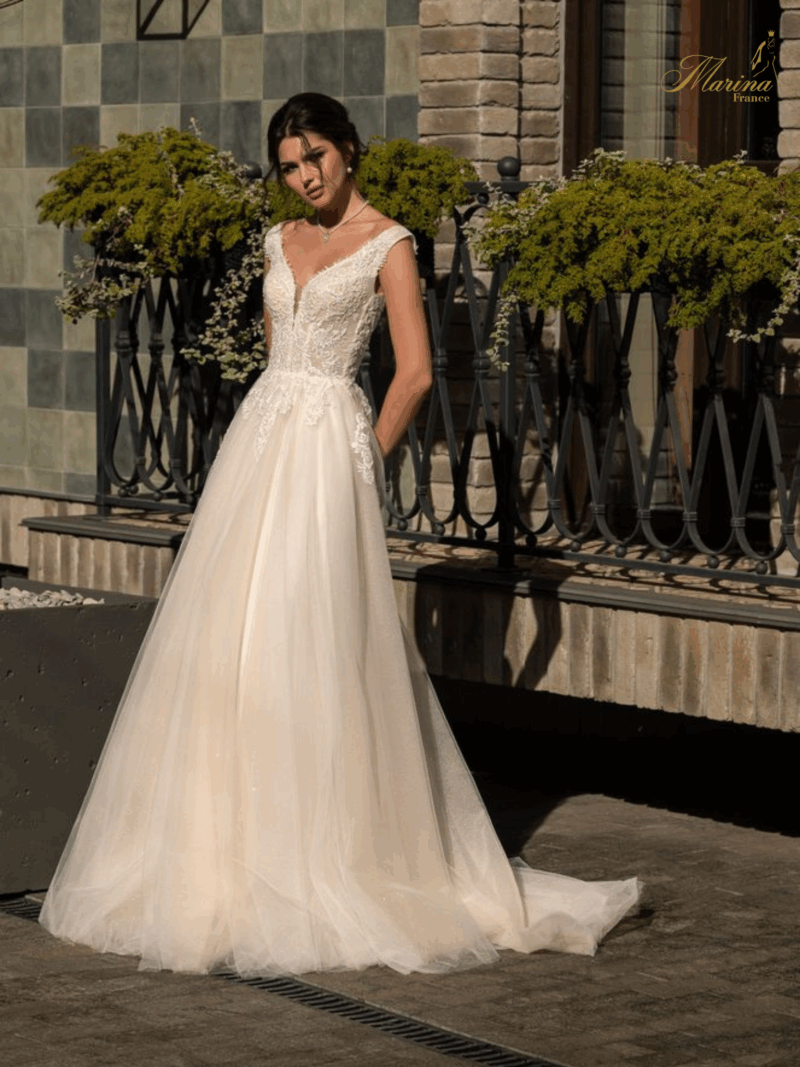 Robe dentelle et bas fluide