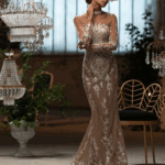 Robe dentelle sirène avec manches et dos transparent en tulle