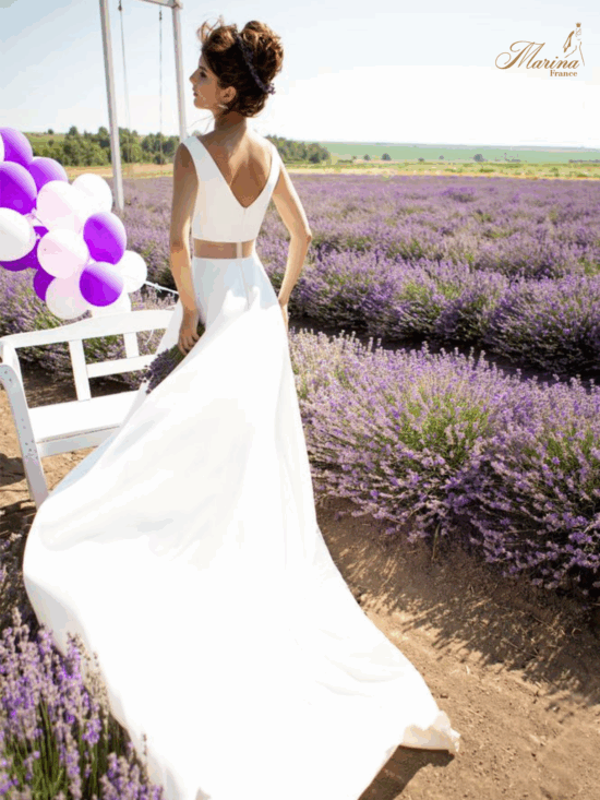 Robe satin avec ceinture transparente