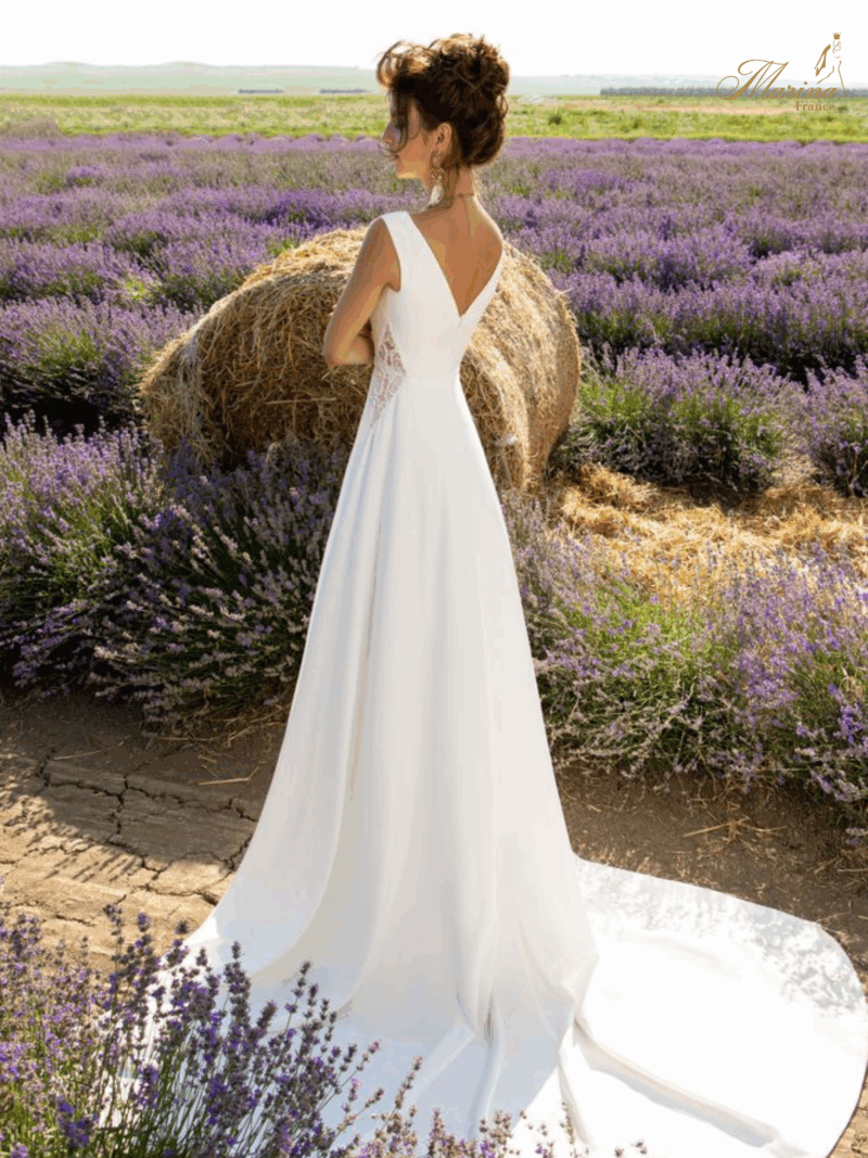 ROBE AVEC DENTELLE SUR CÔTES