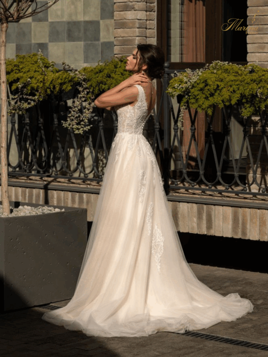 Robe dentelle et bas fluide