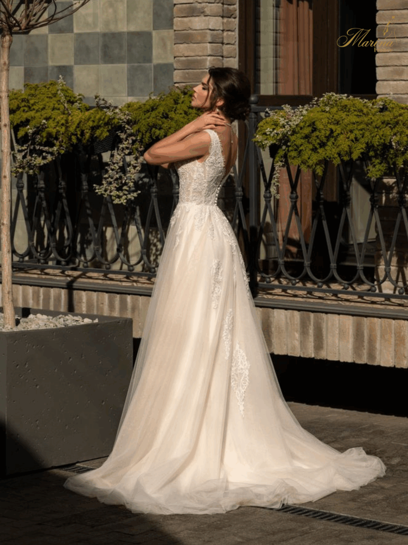 Robe dentelle et bas fluide