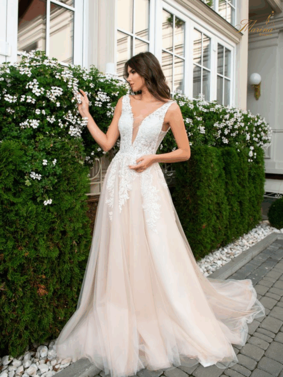 Robe princesse dentelle est tulle